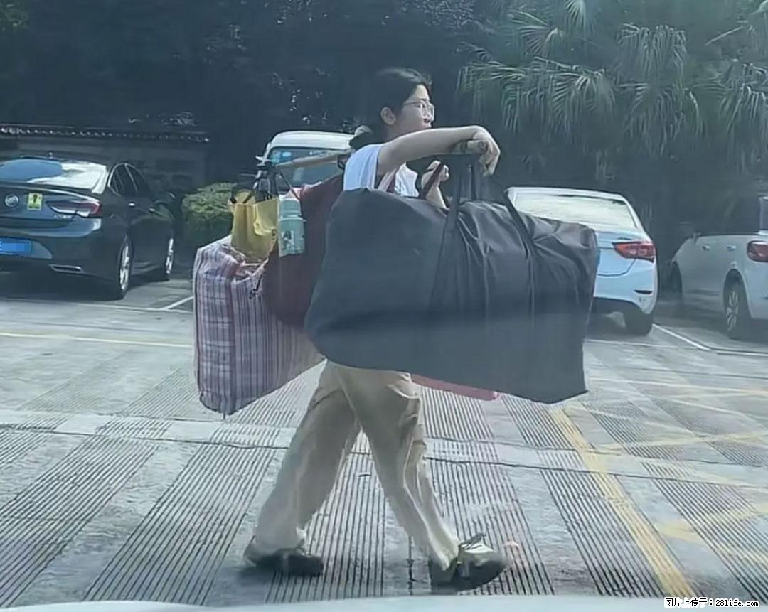 全网追的“扁担女孩”，找了一份暑假工，时薪12元 - 河池生活资讯 - 河池28生活网 hc.28life.net